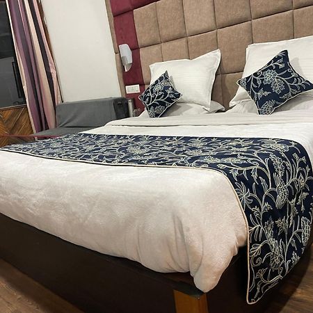 Hotel Senorita Srīnagar Eksteriør billede