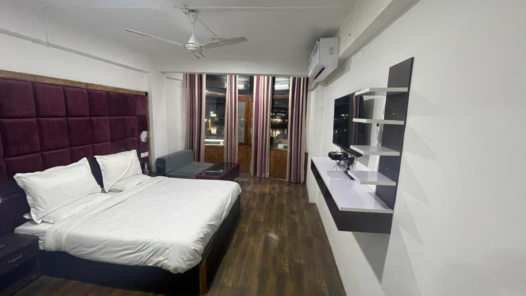 Hotel Senorita Srīnagar Eksteriør billede