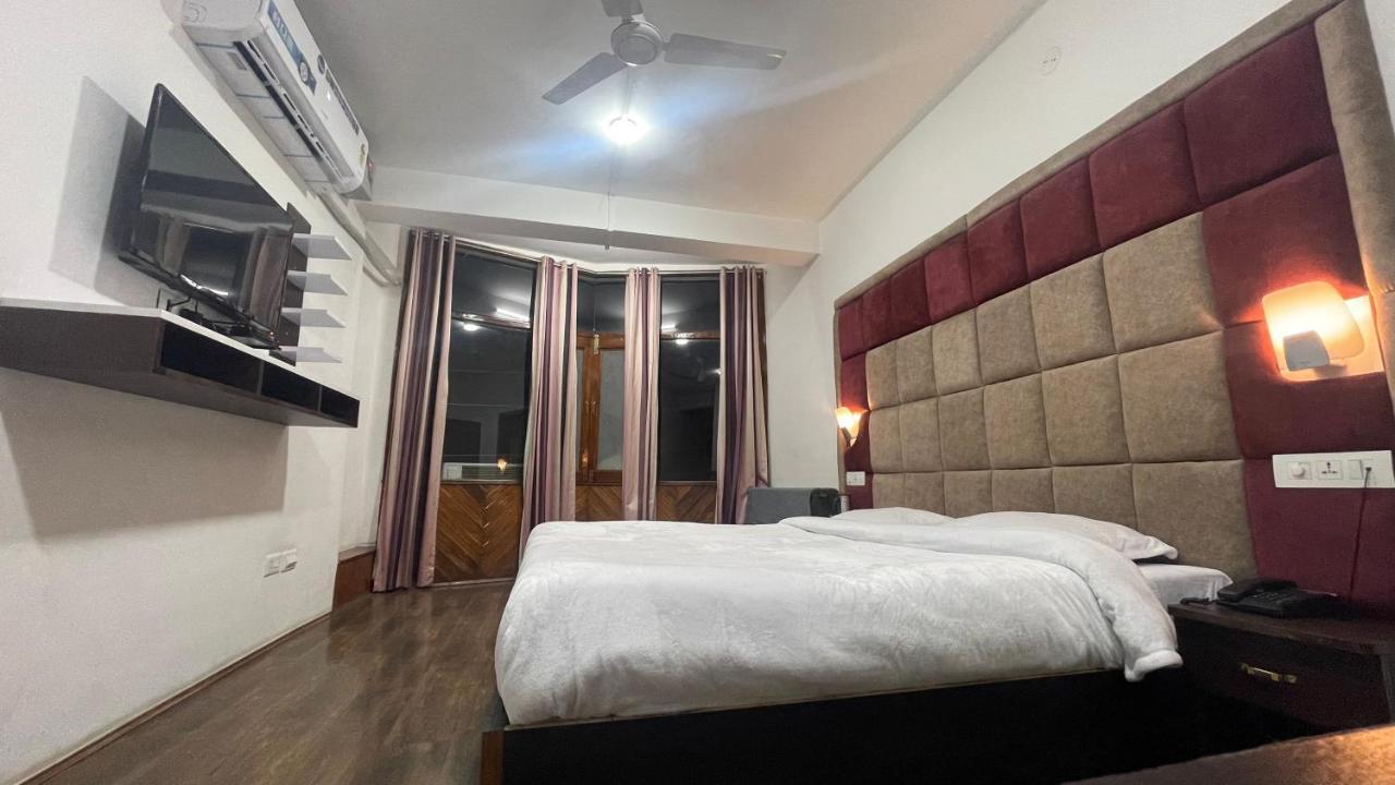 Hotel Senorita Srīnagar Eksteriør billede