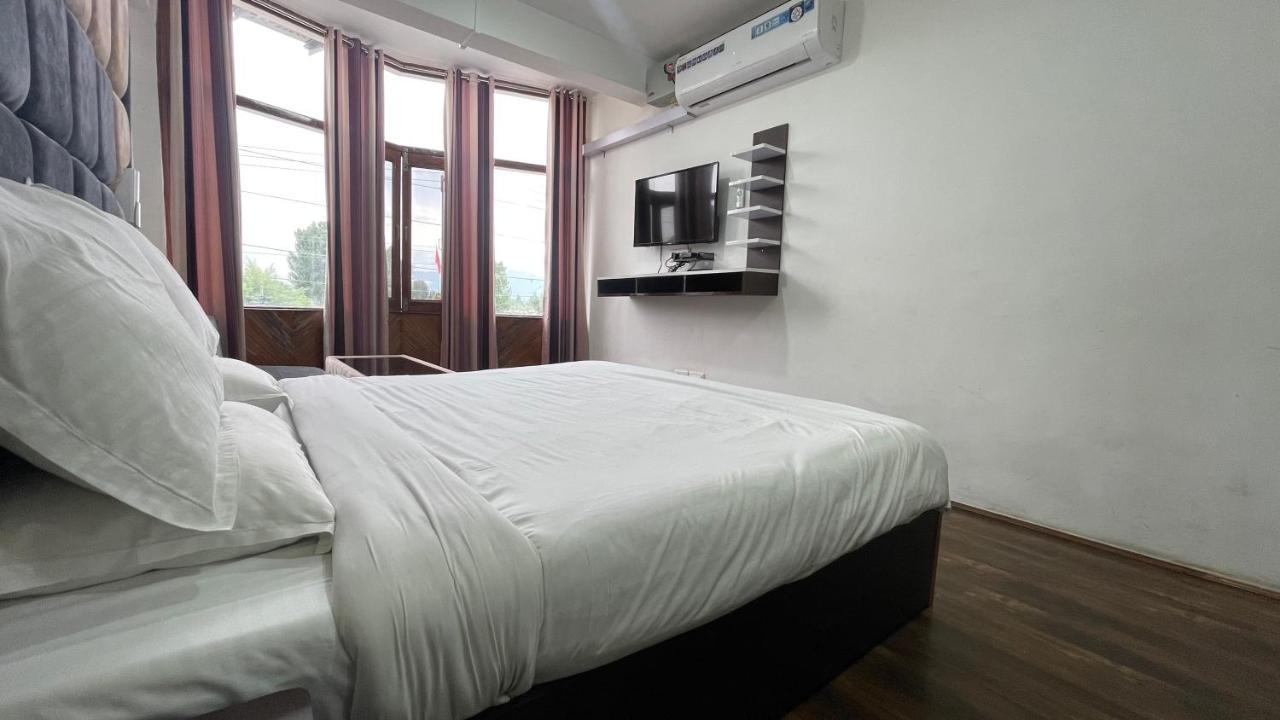Hotel Senorita Srīnagar Eksteriør billede