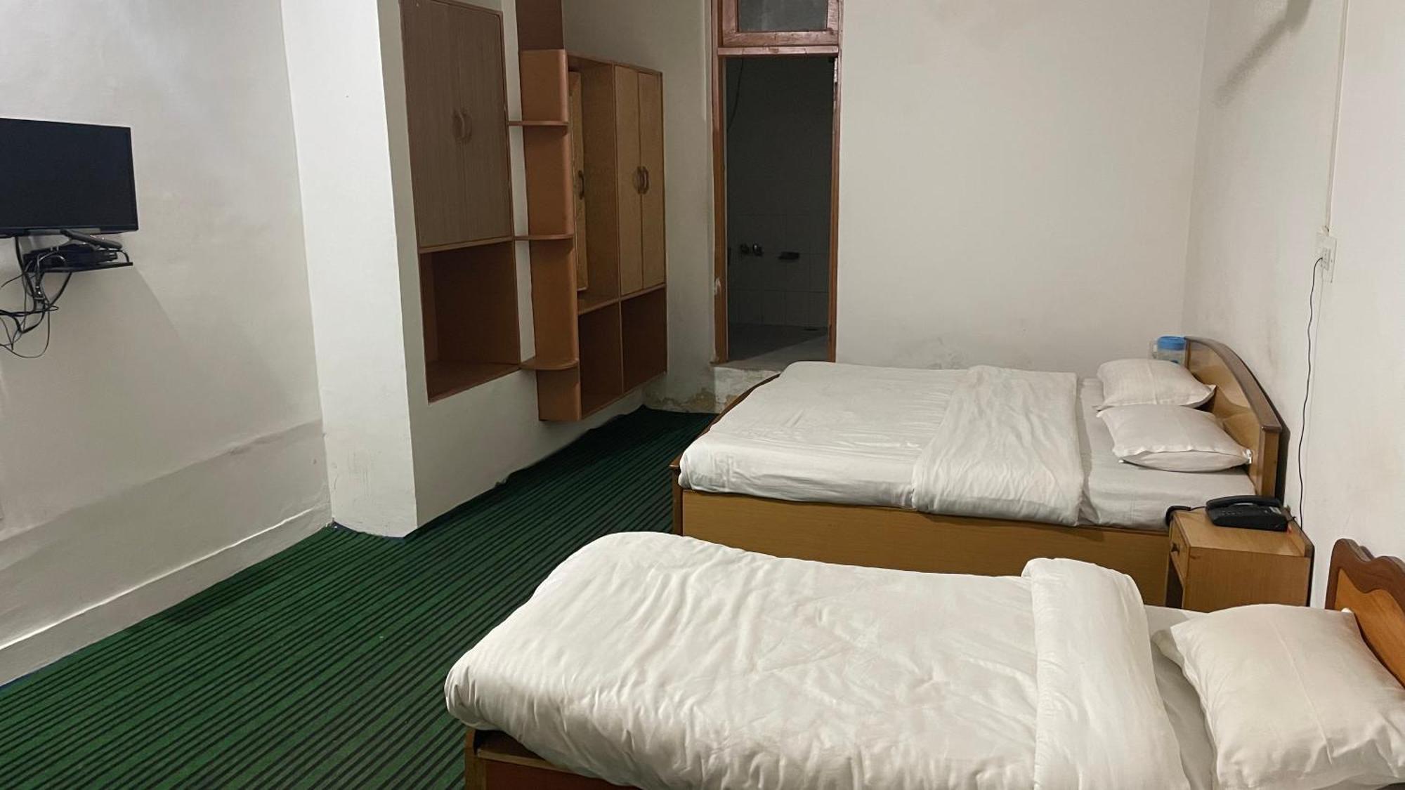 Hotel Senorita Srīnagar Eksteriør billede