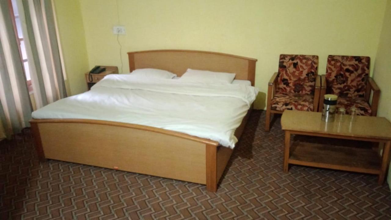 Hotel Senorita Srīnagar Eksteriør billede