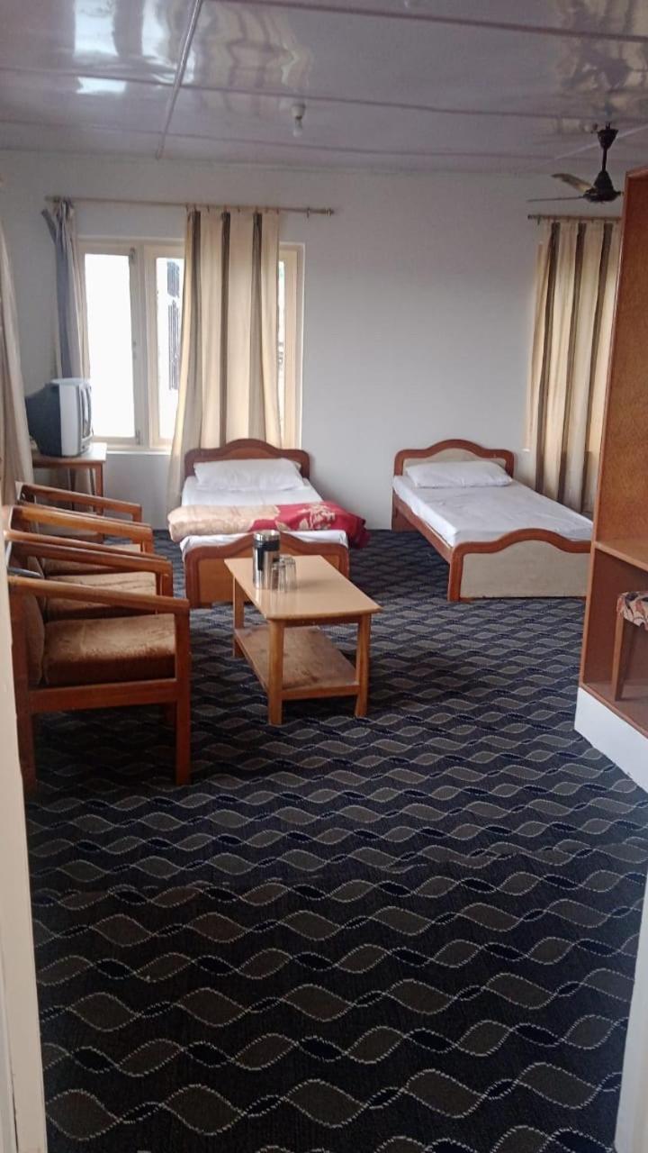 Hotel Senorita Srīnagar Eksteriør billede