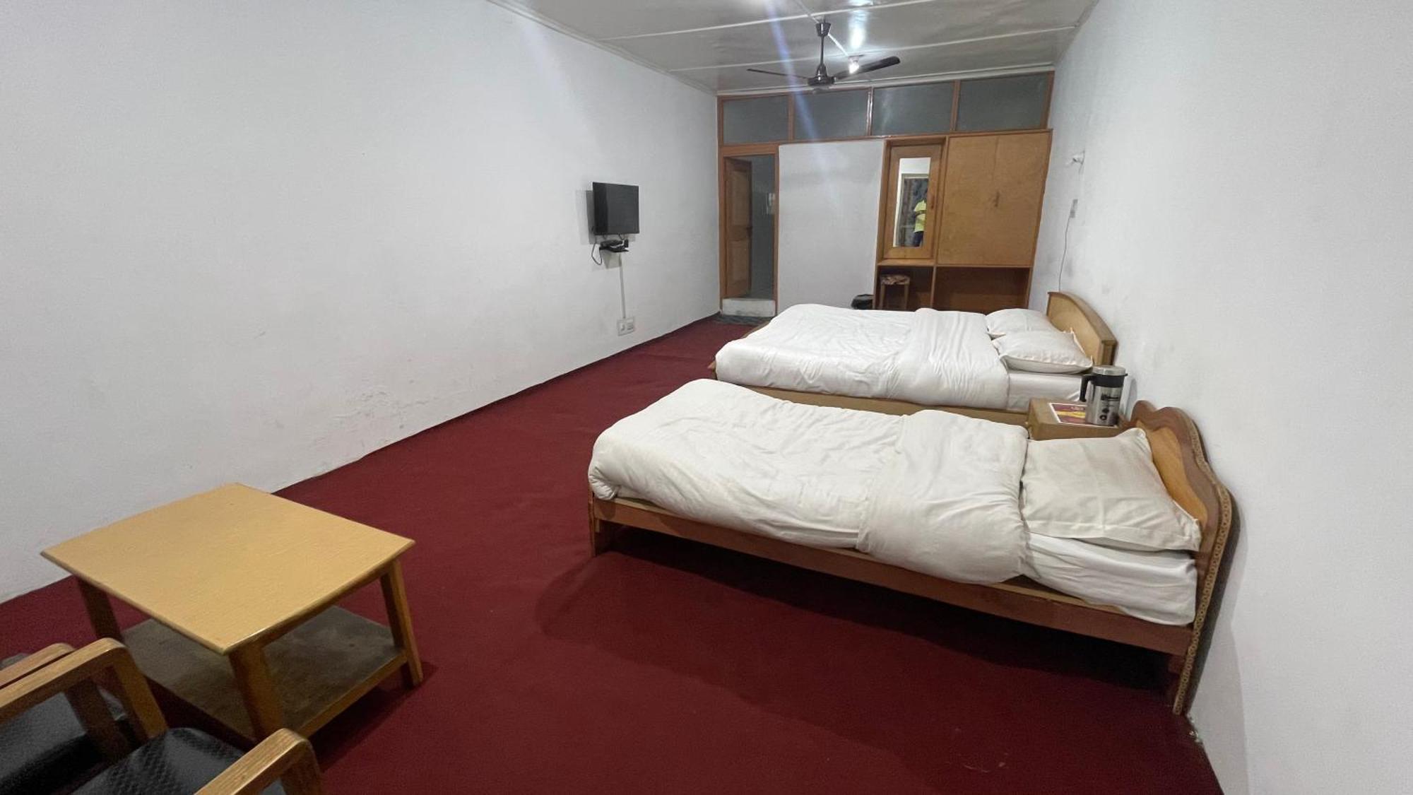 Hotel Senorita Srīnagar Eksteriør billede